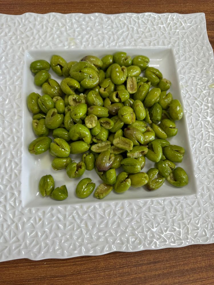 Çekirdeksiz Kırma Yeşil Zeytin (1,250 KG  Net)